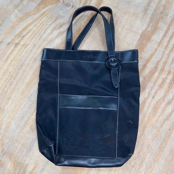 Givenchy ‘Bond’ Black Shopper Bag with Logo - Picture 2 of 13